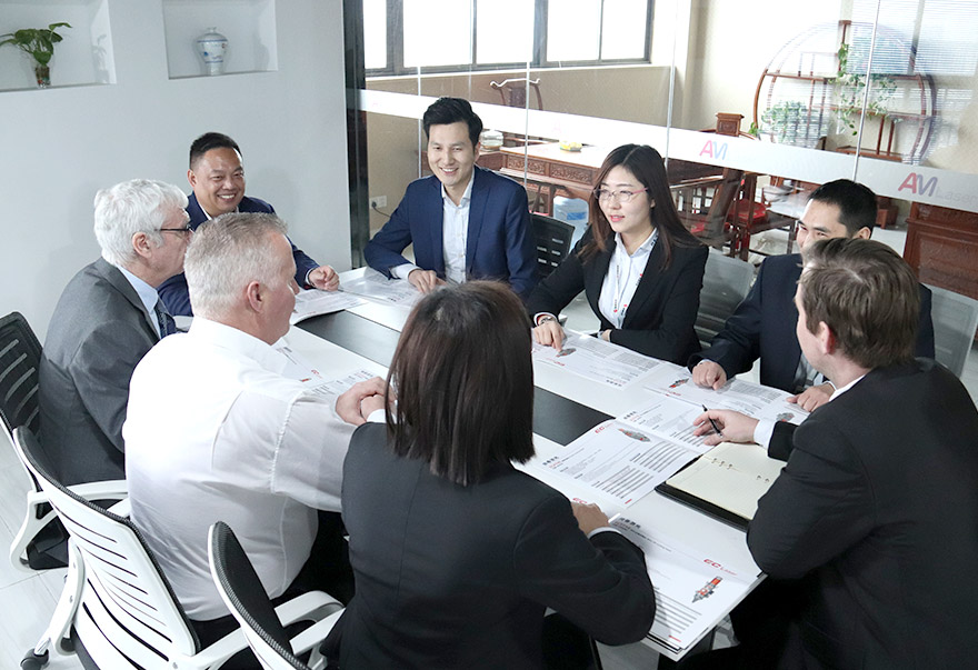 與國(guó)外客戶會(huì)議洽談